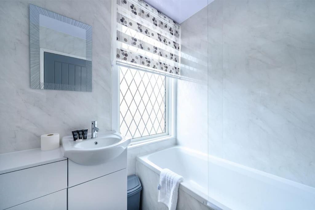 -16Pt- For Your Relaxed & Cosy Stay & Free Parking Leeds  Ngoại thất bức ảnh